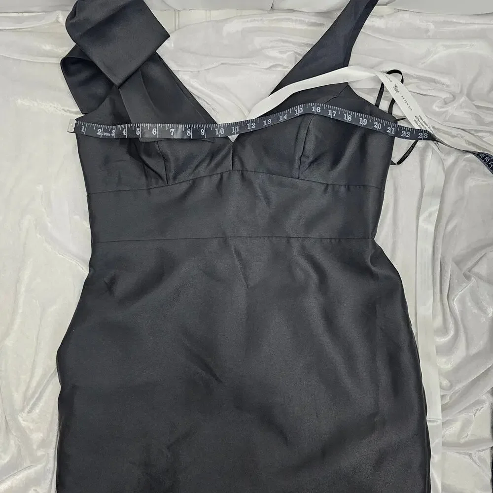 Alfred Sung Black Satin Shoulder Bow Trumpet Formal Dress Women's Size 16R NWT - Picture 13 of 16